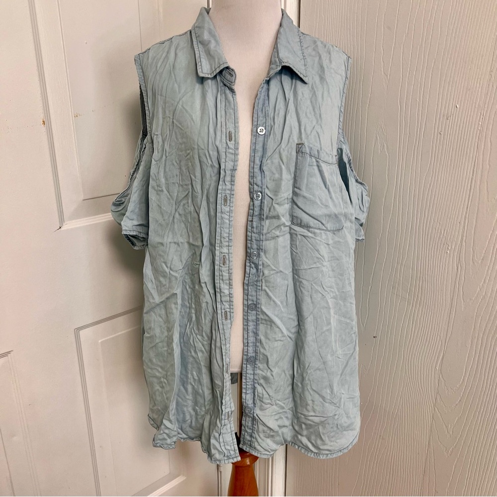 Torrid Cold Shoulder Chambray Button Up E3 - image 2
